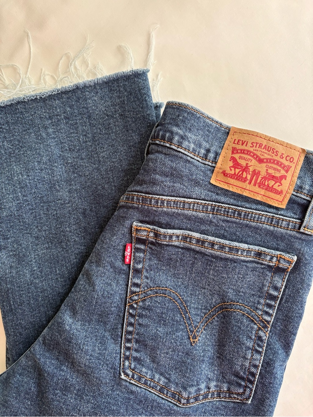 Levi’s Wedgie Straight Jeans Distressed Blue Size 29